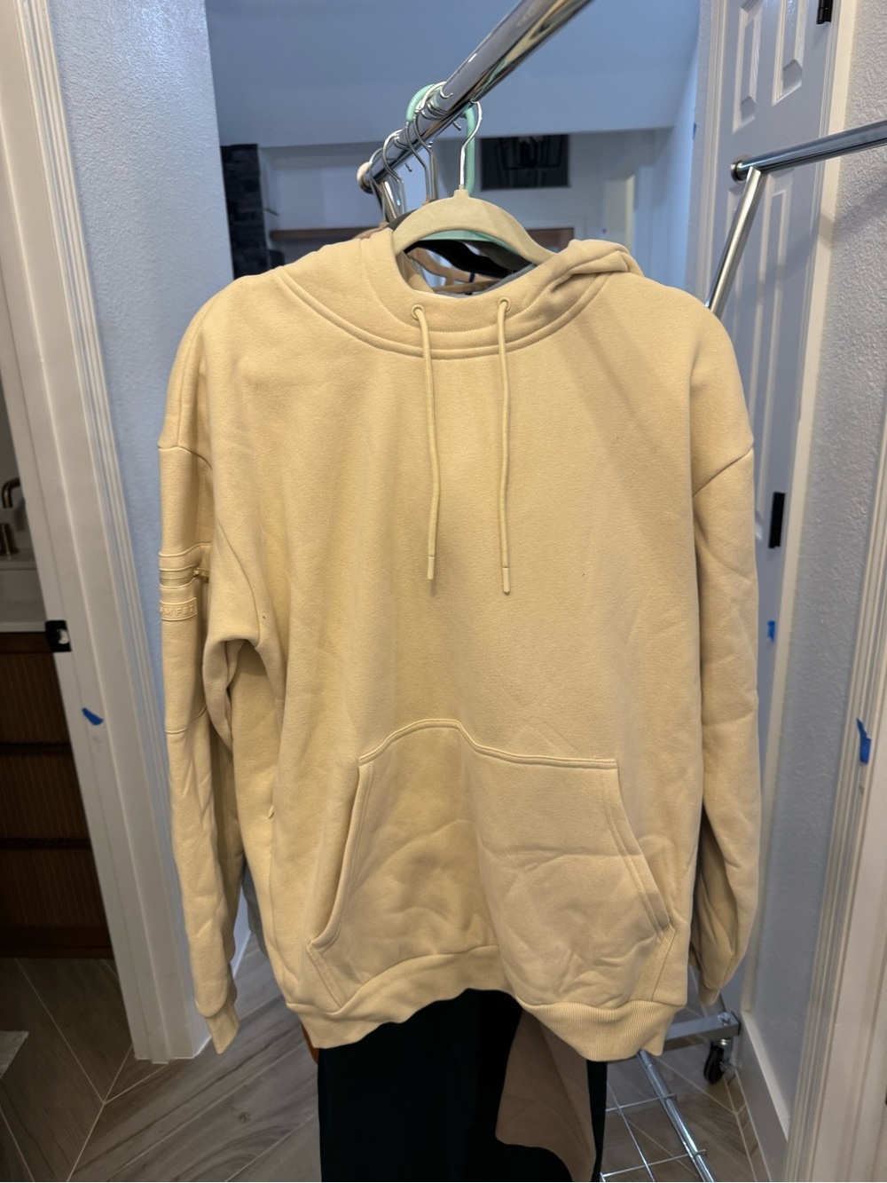 Unisex Comfrt Travel Hoodie [Size S] Nw/oT